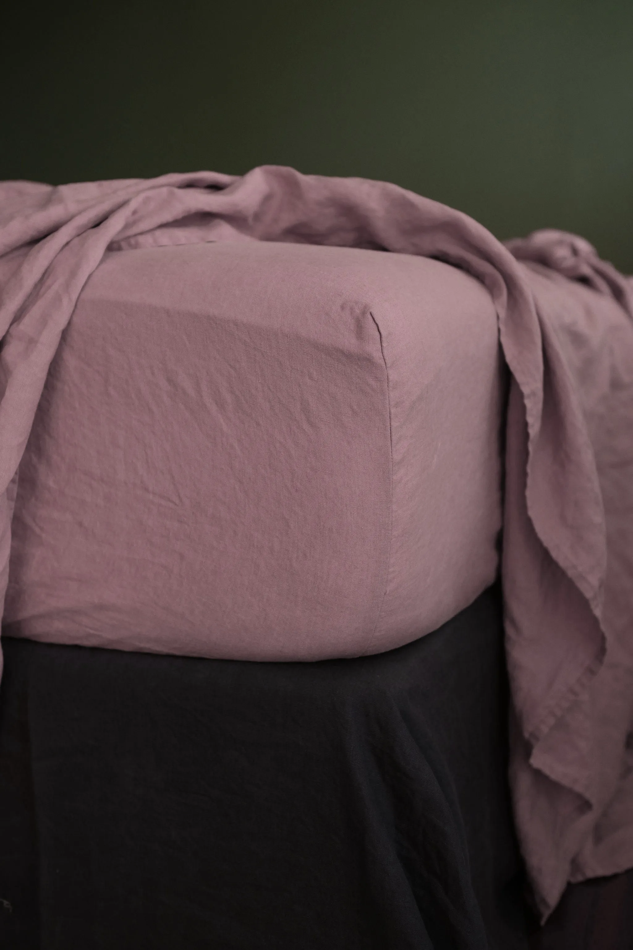 EUROPEAN FLAX LINEN FITTED SHEET - DUSKY ROSE